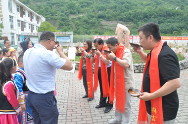 健力源集團(tuán)心系助學(xué)，情暖北川